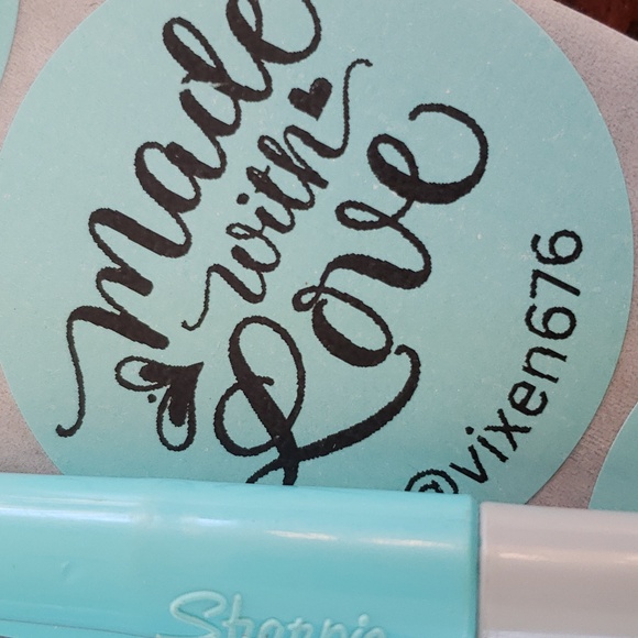 50 CUSTOM STICKERS MADE WITH LOVE TWO INCH LARGE ROUND HEARTS - Picture 1 of 3